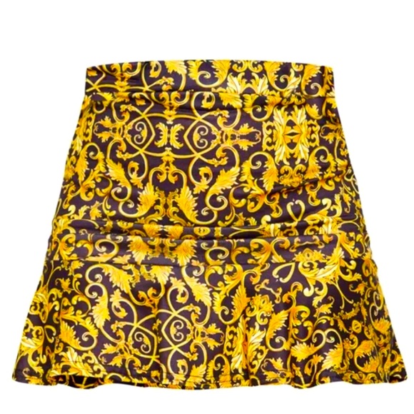 PrettyLittleThing Dresses & Skirts - PLT Black Chain Baroque Print Flippy Hem Mini Skirt Sz 0